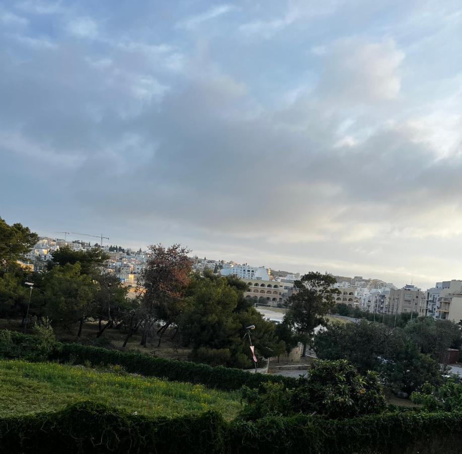Guesthouse No. 48 Msida Luaran gambar